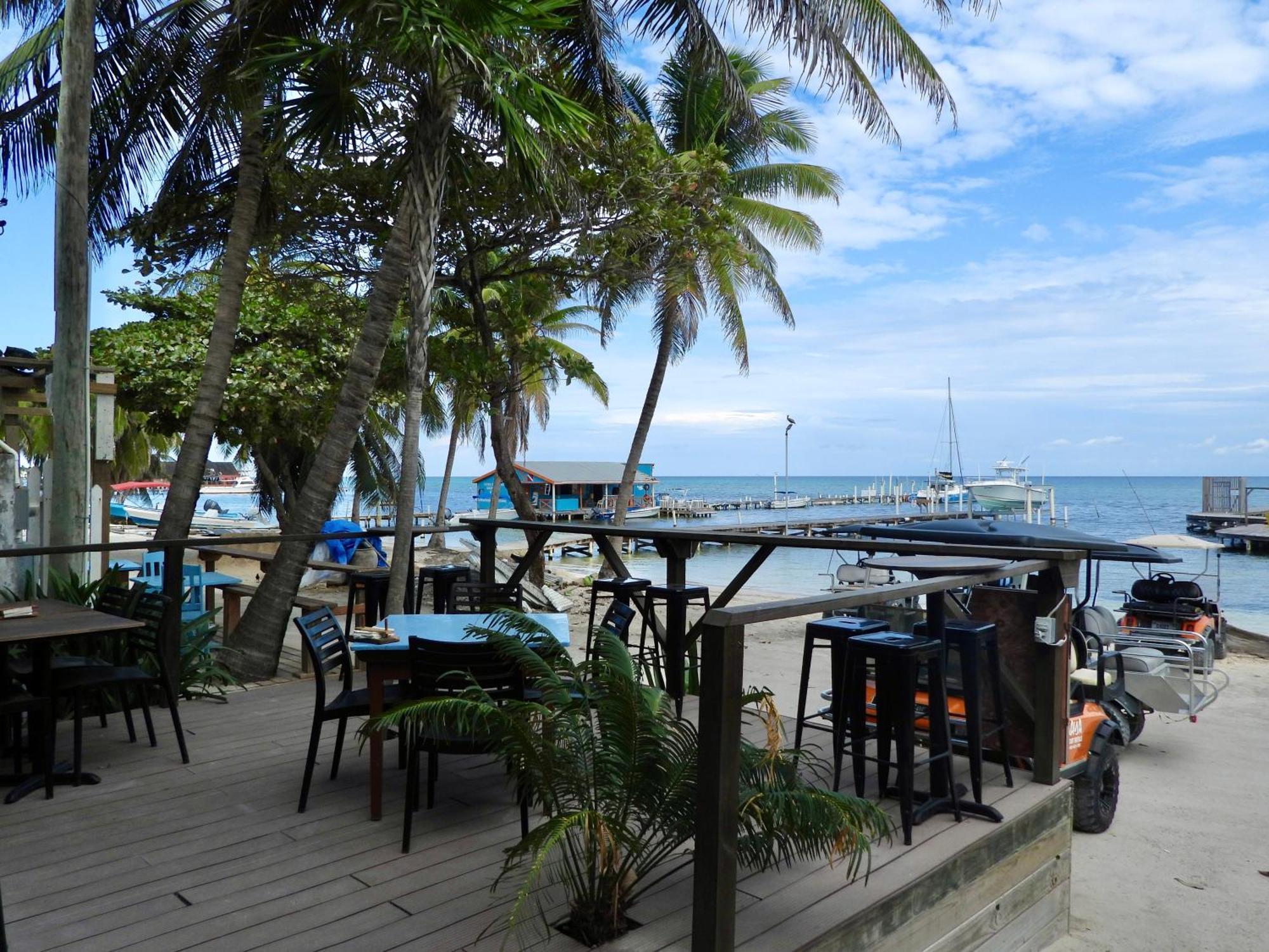 Sandbar Beachfront Hostel & Restaurant San Pedro  Bagian luar foto