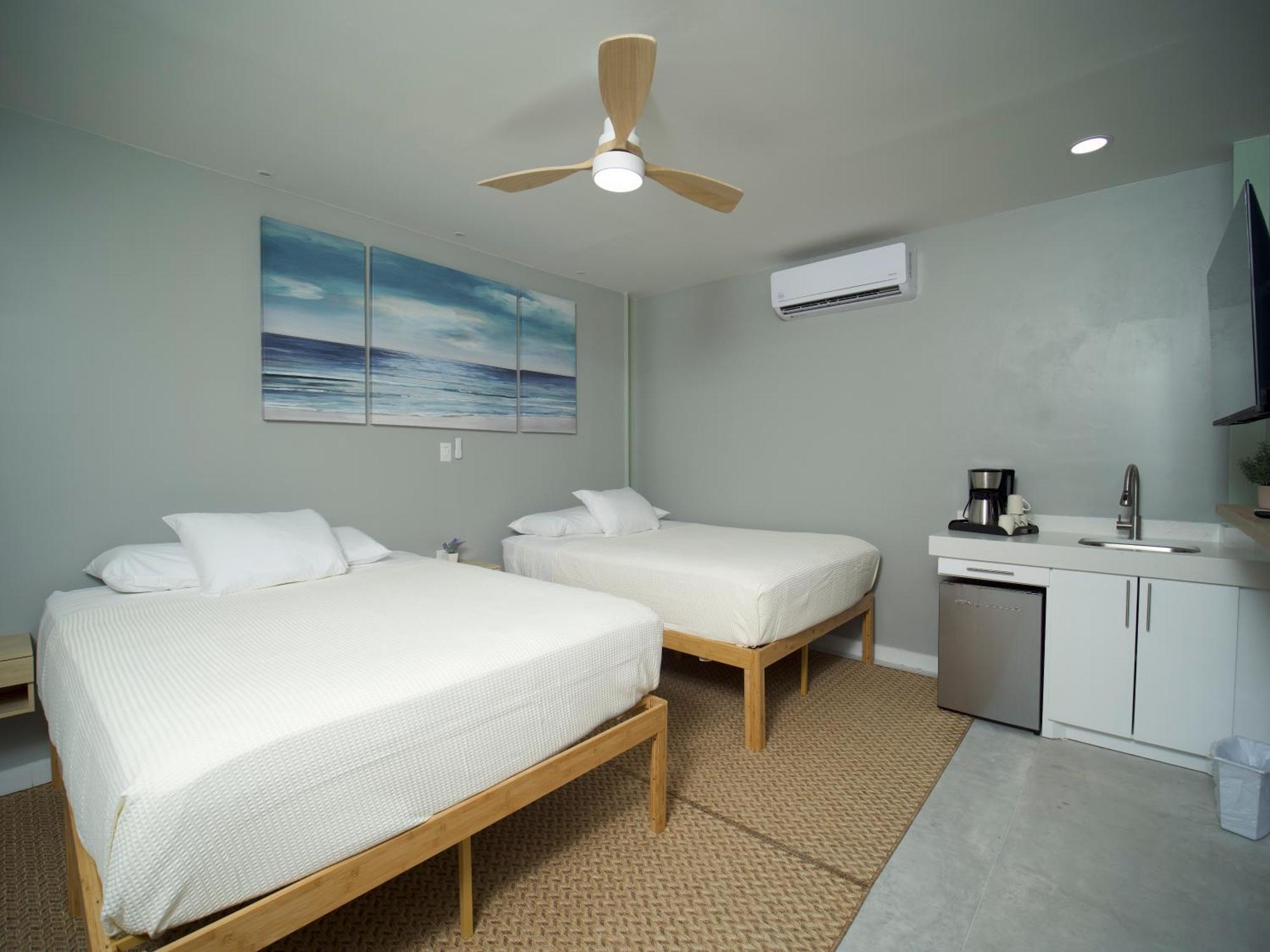 Sandbar Beachfront Hostel & Restaurant San Pedro  Bagian luar foto